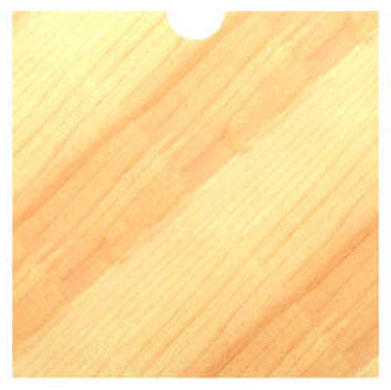 Detailaufnahme einer gefrästen Hohlkehle mit 4,75 mm Radius in einer Massivholzoberfläche.